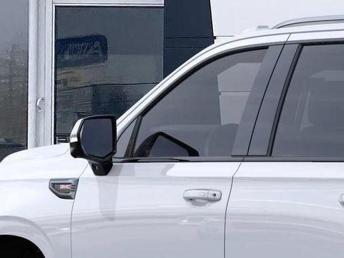 New 2026 GMC Yukon AT4 w/ AT4 Premium Plus Package AWD/4WD image 12