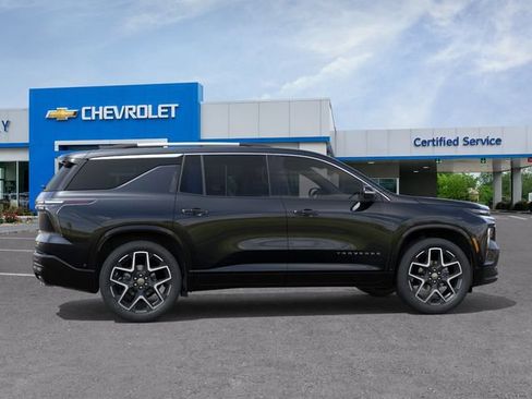 New 2026 Chevrolet Traverse High Country w/ LPO, Floor Liner Package FWD image 5