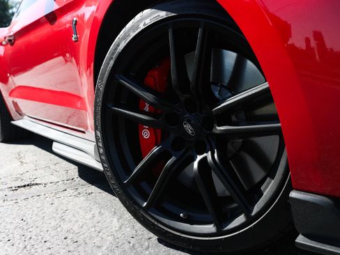 Used 2022 Ford Mustang Shelby GT500 w/ Technology Package RWD image 3