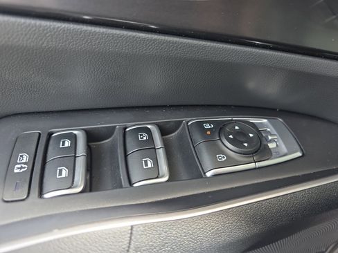 Certified 2025 Kia Sorento S w/ Panoramic Sunroof Package image 26