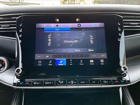 Certified 2024 Jeep Wagoneer L Series II w/ Flexible Seating Group image 18