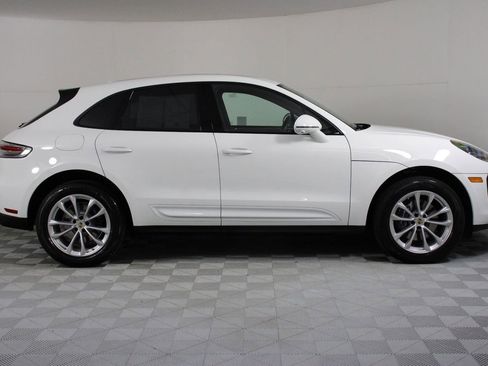 Certified 2026 Porsche Macan AWD/4WD image 8