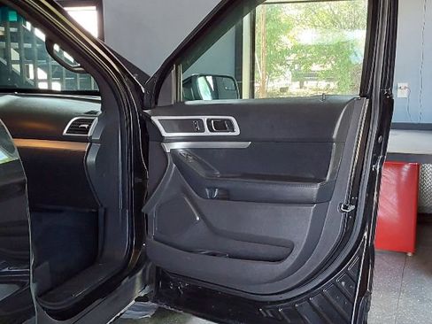 Used 2014 Ford Explorer XLT w/ Equipment Group 202A FWD image 15