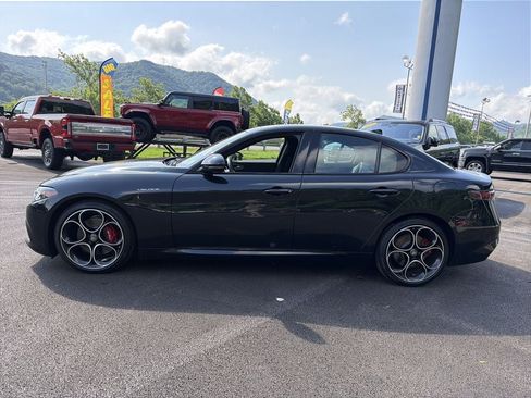 Used 2024 Alfa Romeo Giulia Veloce RWD image 7