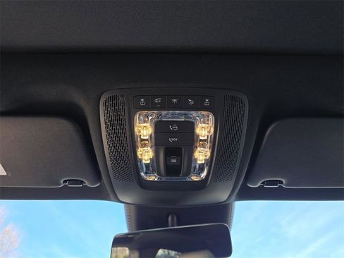 Used 2025 Mercedes-Benz GLA 250 4MATIC image 25