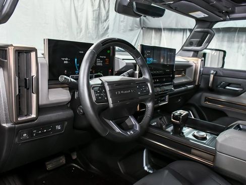 Used 2025 GMC Hummer EV 2X w/ LPO, Cargo Utility Package AWD/4WD image 20