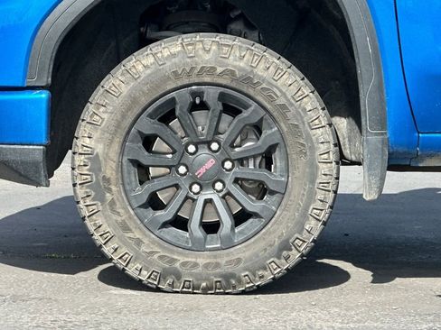 Used 2023 GMC Sierra 1500 AT4X image 25