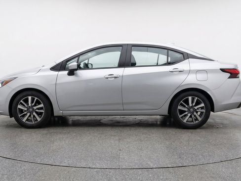 Used 2025 Nissan Versa SV FWD image 5