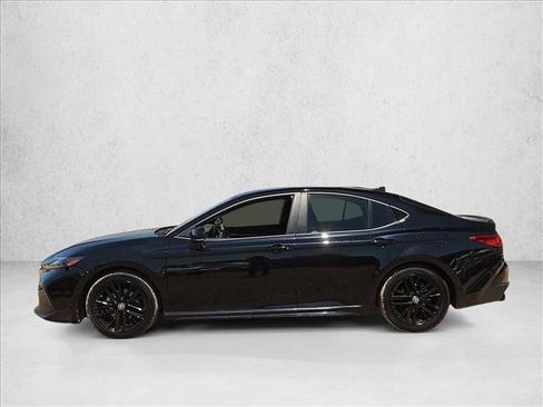 Used 2025 Toyota Camry SE w/ Convenience Package FWD image 9