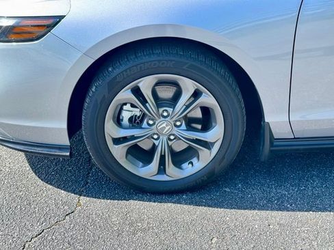 Used 2023 Honda Accord EX-L image 31