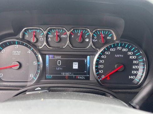 Used 2018 Chevrolet Suburban Premier AWD/4WD image 16