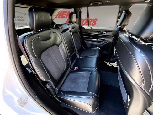 Used 2024 Jeep Grand Cherokee Altitude AWD/4WD image 27