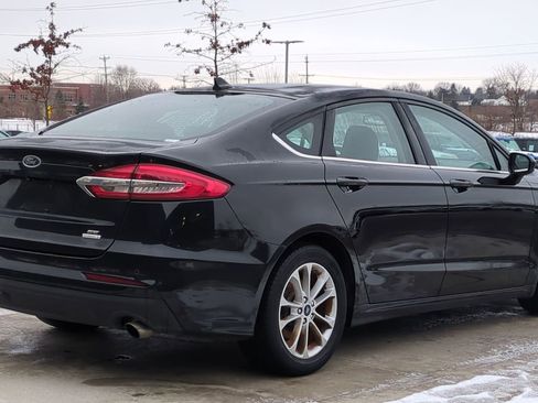 Used 2020 Ford Fusion SE image 7