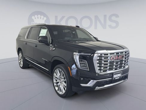 New 2026 GMC Yukon XL Denali w/ Denali Reserve Package AWD/4WD image 10