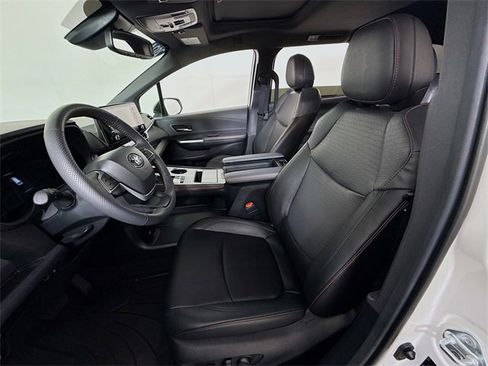 Used 2024 Toyota Sienna XSE image 6