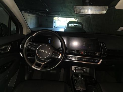 Used 2024 Kia Sportage EX AWD/4WD image 8