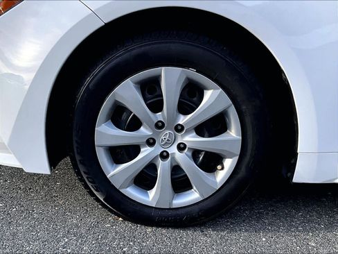 Used 2023 Toyota Corolla LE image 7