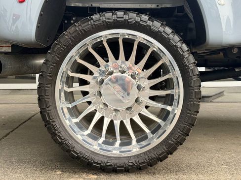 Used 2024 Ford F450 Platinum w/ FX4 Off-Road Package image 13