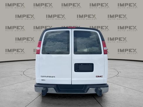 Used 2024 GMC Savana 2500 w/ Driver Convenience Package RWD image 4