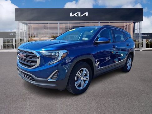 Used 2020 GMC Terrain SLE w/ Driver Convenience Package image 3