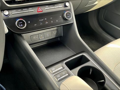 Used 2025 Hyundai Sonata SEL FWD image 29