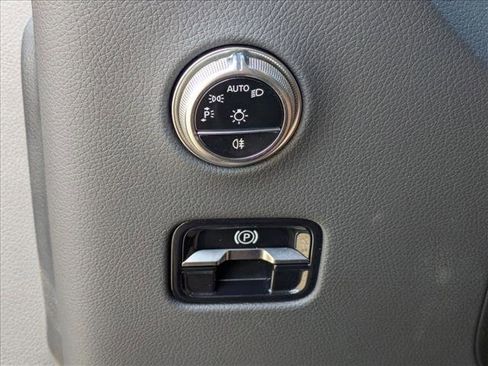 Certified 2025 Mercedes-Benz GLC 300 image 11