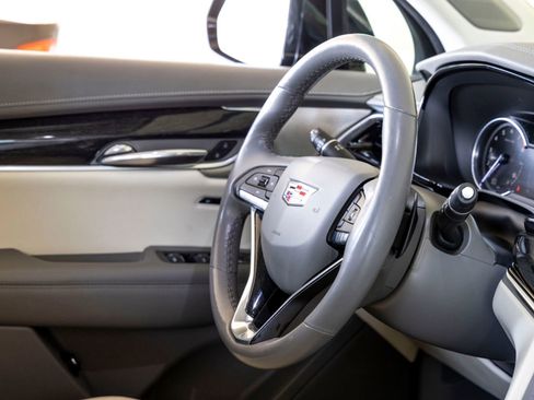 Used 2021 Cadillac XT6 Premium Luxury FWD image 29