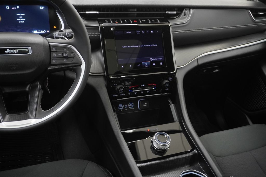 Certified 2025 Jeep Grand Cherokee Laredo X AWD/4WD image 17