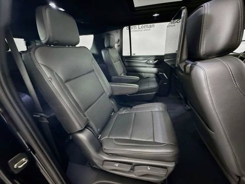 Used 2021 GMC Yukon XL Denali w/ Denali Premium Package AWD/4WD image 31