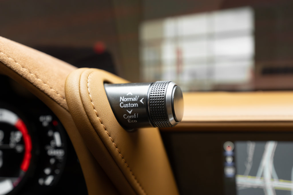 Used 2018 Lexus LC 500 Coupe w/ Sport Package RWD image 29