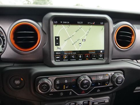 Used 2023 Jeep Gladiator Mojave w/ Cold Weather Group AWD/4WD image 18