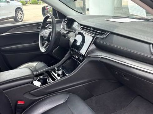 Used 2021 Jeep Grand Cherokee L Limited AWD/4WD image 3