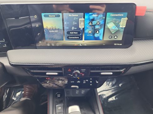 New 2026 Nissan Kicks SR image 12