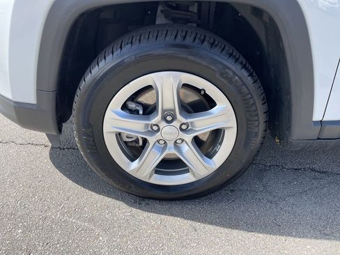 Certified 2024 Jeep Compass Latitude AWD/4WD image 9