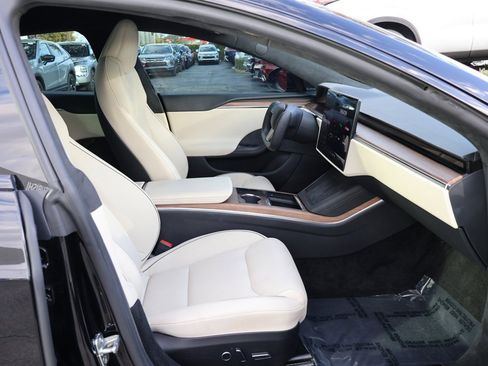 Used 2021 Tesla Model S Plaid image 30