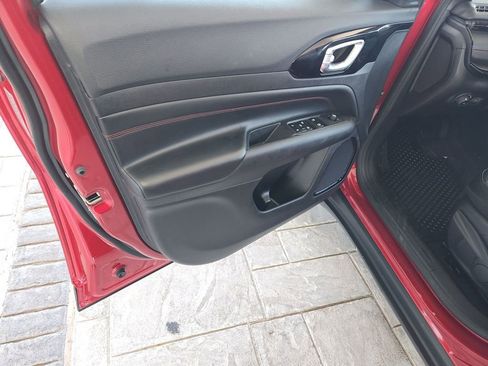 Used 2025 Jeep Compass Trailhawk image 27