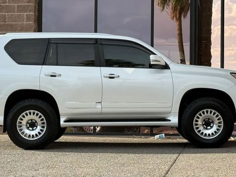 Used 2014 Lexus GX 460 w/ Premium Package AWD/4WD image 15