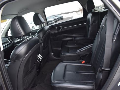 Certified 2025 Kia Sorento EX image 19