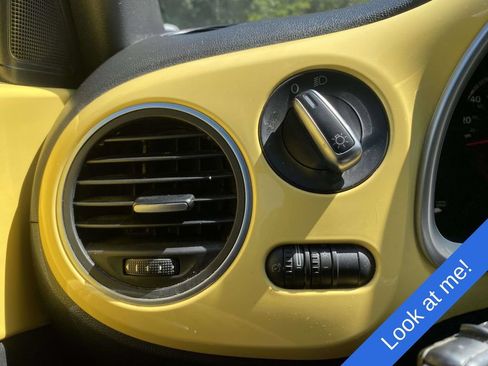 Used 2013 Volkswagen Beetle 2.5 FWD image 16