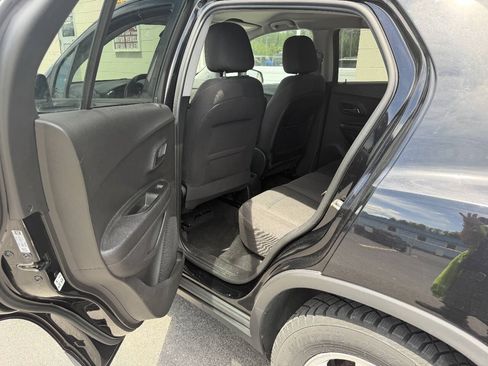 Used 2020 Chevrolet Trax LS w/ Tint and Cruise Package FWD image 2