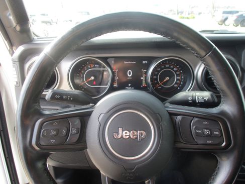 Used 2022 Jeep Gladiator Sport image 10