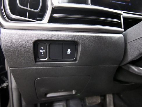 Certified 2025 Kia Sorento S image 19