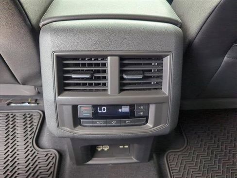 Used 2020 Volkswagen Atlas SE w/ Panoramic Sunroof Package FWD image 19