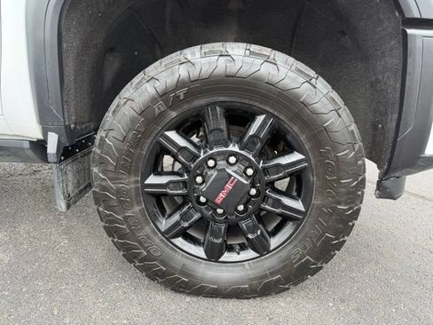 Used 2024 GMC Sierra 2500 AT4 w/ Technology Package AWD/4WD image 23