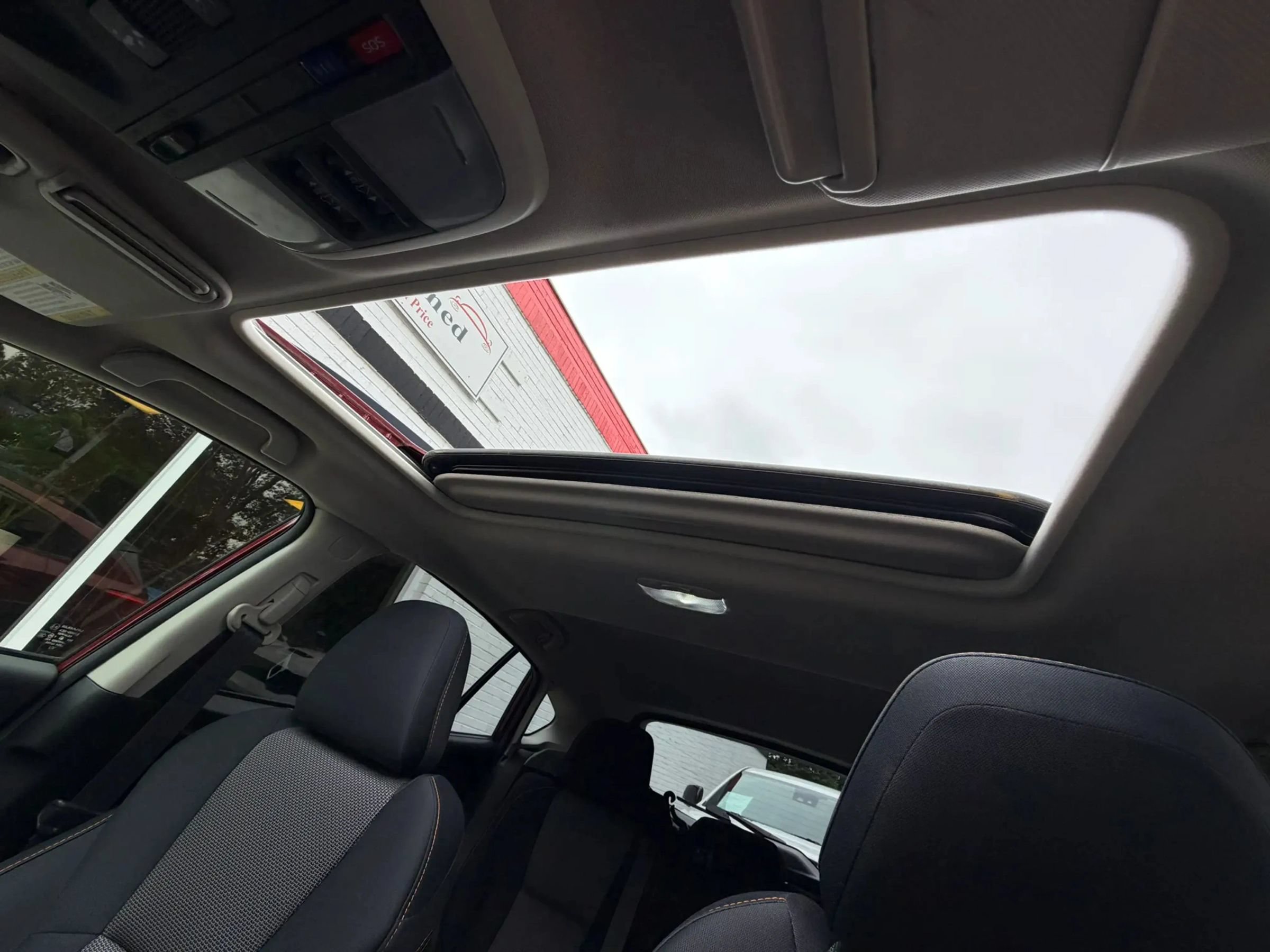 Used 2018 Subaru Crosstrek 2.0i Premium AWD/4WD image 30