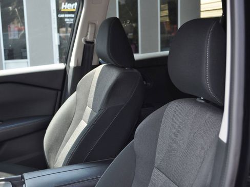 Used 2024 Nissan Rogue SV image 7