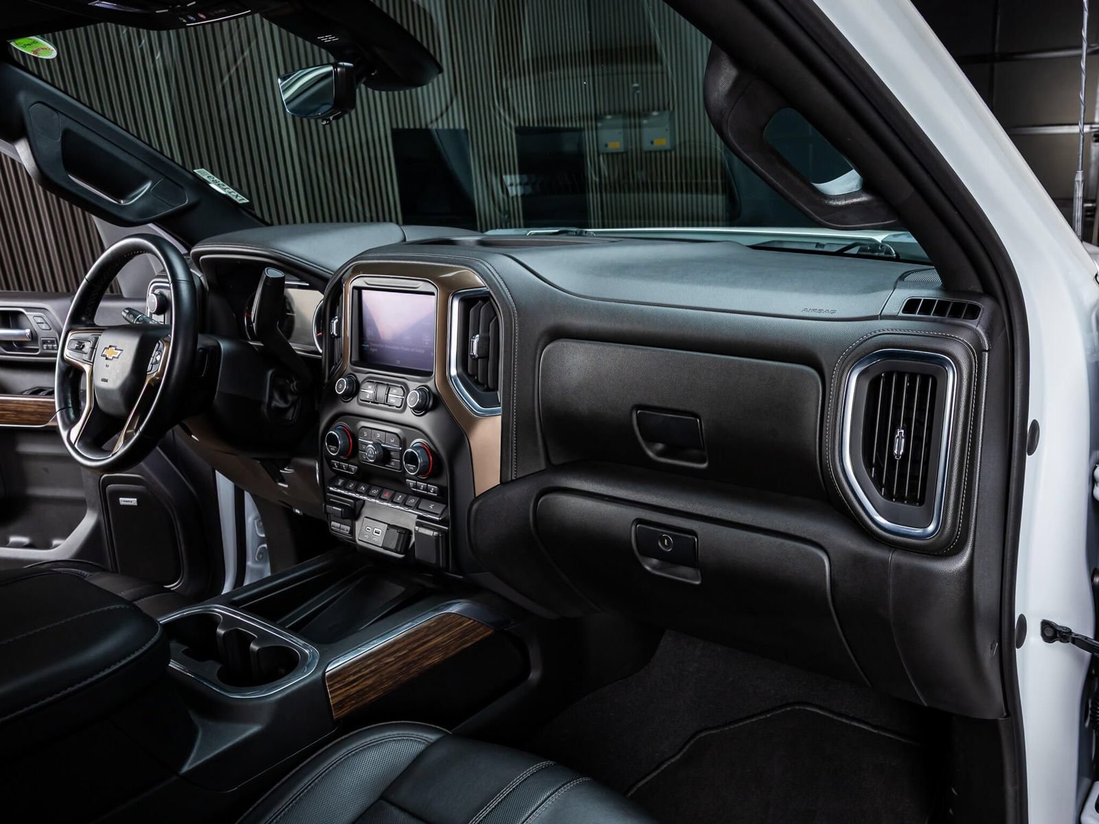 Used 2023 Chevrolet Silverado 3500 High Country AWD/4WD image 17