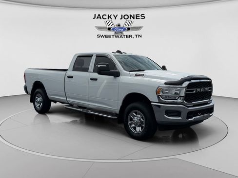 Used 2024 RAM 3500 Tradesman w/ Chrome Appearance Group AWD/4WD image 7