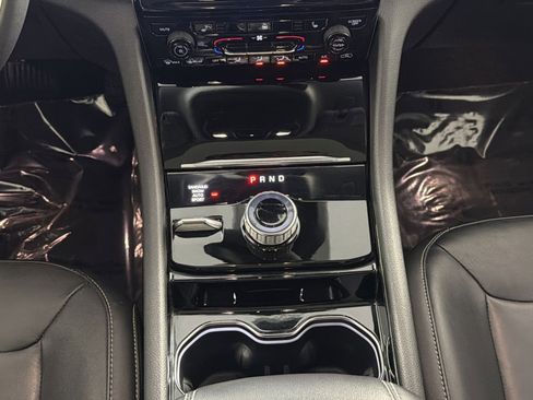 Used 2023 Jeep Grand Cherokee Limited w/ Black Appearance Package image 22