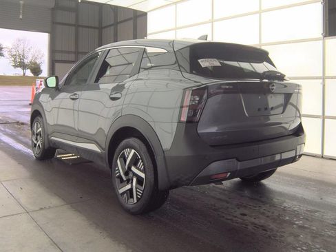 Used 2025 Nissan Kicks SV w/ Charging Package FWD image 4